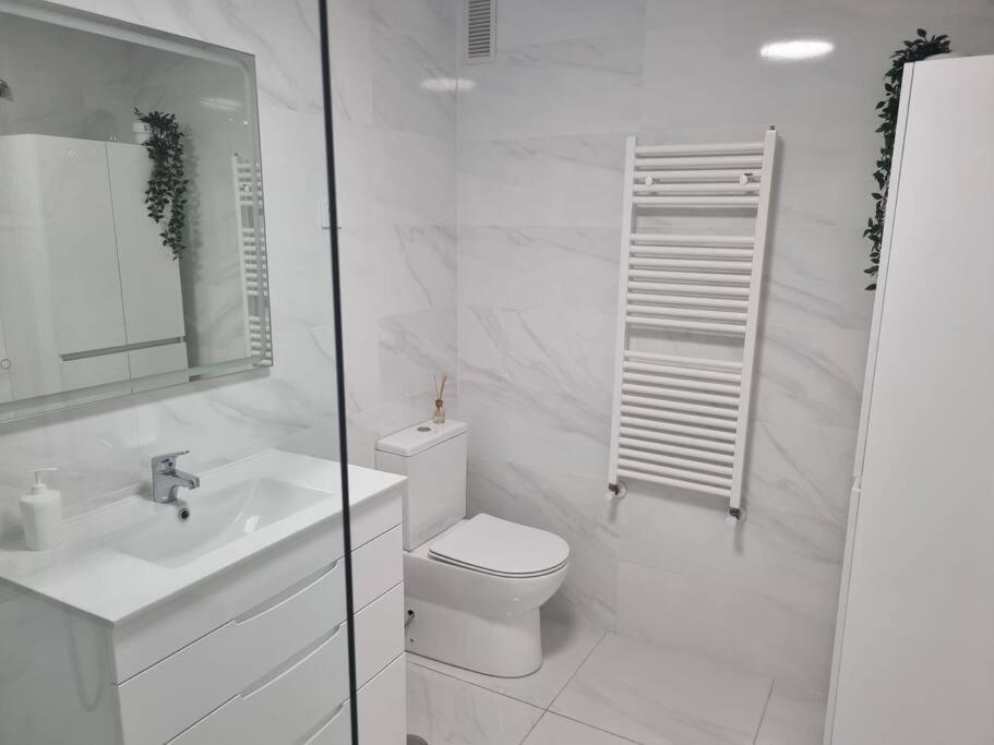 Modern 2 Bed Apartment At Hacienda Riquelme مرسية المظهر الخارجي الصورة